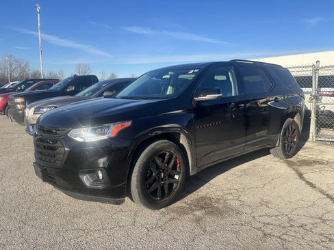 Used 2021 Chevrolet Traverse Premier w/ Redline Edition image 2