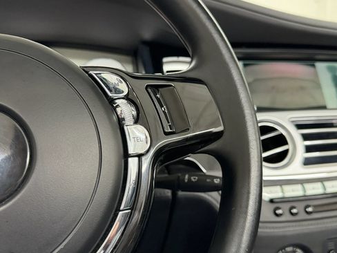 Used 2017 Rolls-Royce Dawn RWD image 18