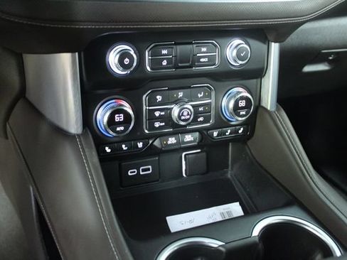Used 2021 GMC Yukon SLT w/ SLT Luxury Package AWD/4WD image 22