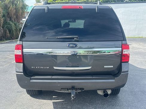 Used 2017 Ford Expedition EL Platinum image 4