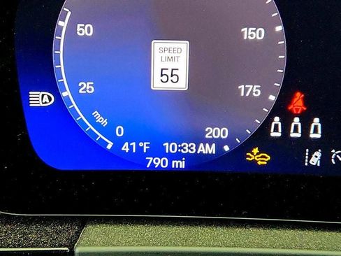 Used 2025 Porsche Macan 4S Electric image 16