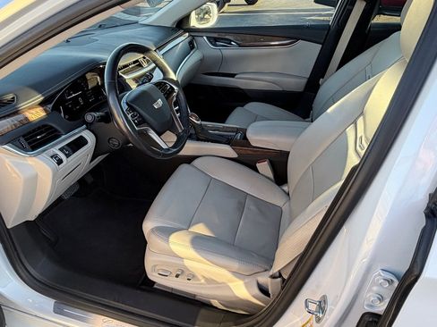 Used 2019 Cadillac XTS Luxury image 16