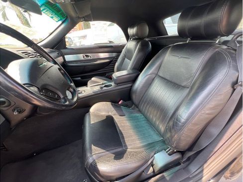 Used 2004 Ford Thunderbird RWD image 9