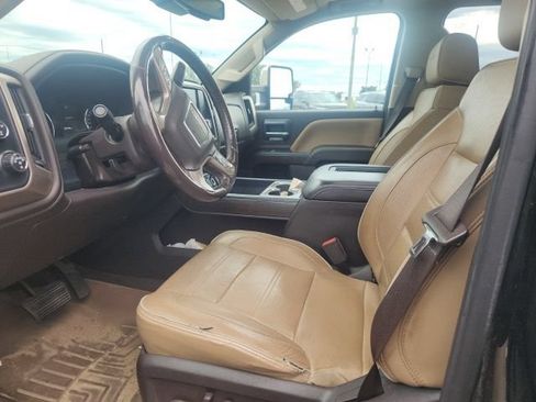 Used 2018 GMC Sierra 2500 Denali w/ Duramax Plus Package AWD/4WD image 5