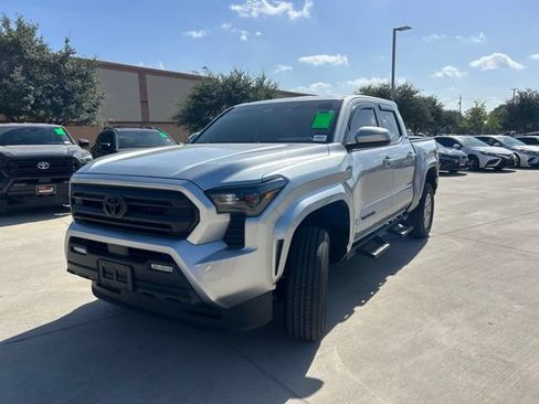 Used 2026 Toyota Tacoma SR5 RWD image 8