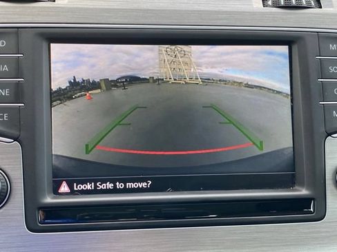 Used 2016 Volkswagen Golf SE FWD image 12