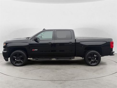 Used 2017 Chevrolet Silverado 1500 LTZ Z71 w/ Realtree Edition image 2