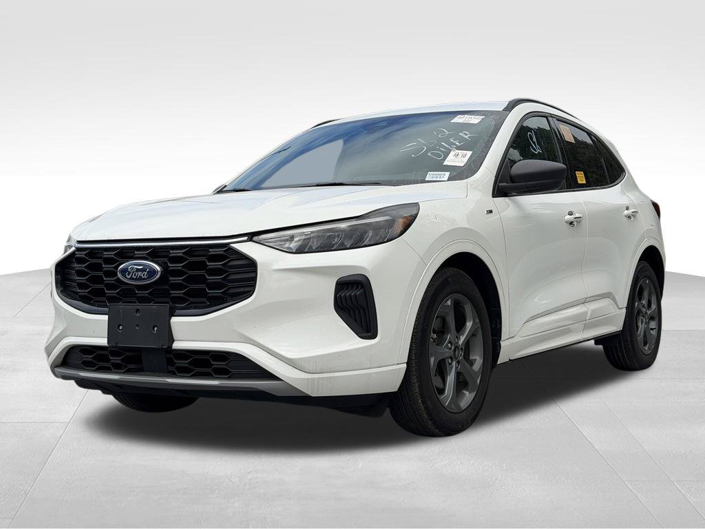 Used 2023 Ford Escape ST-Line w/ Equipment Group 301A FWD image 3