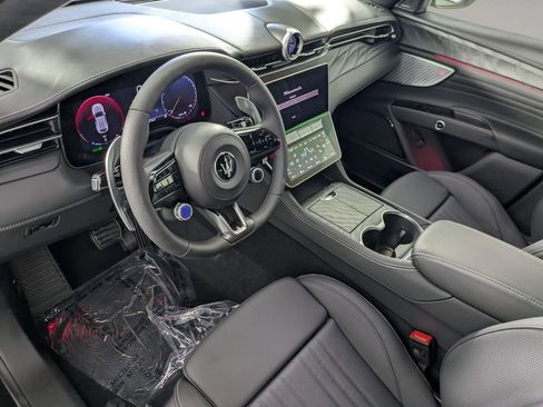 New 2025 Maserati Grecale GT image 10