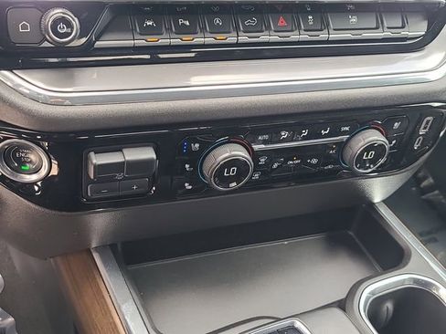 Used 2023 Chevrolet Silverado 1500 High Country w/ Technology Package image 25