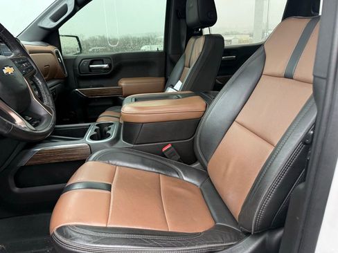 Used 2019 Chevrolet Silverado 1500 High Country image 11