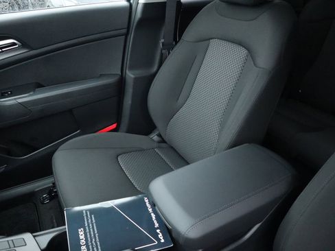 New 2026 Kia Sportage LX image 25