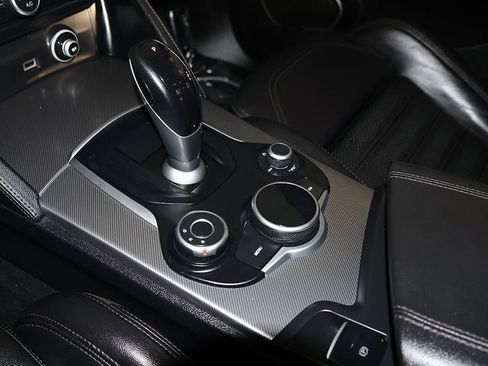 Used 2019 Alfa Romeo Stelvio Ti Sport w/ Quick Order Package 22S Sport AWD/4WD image 21