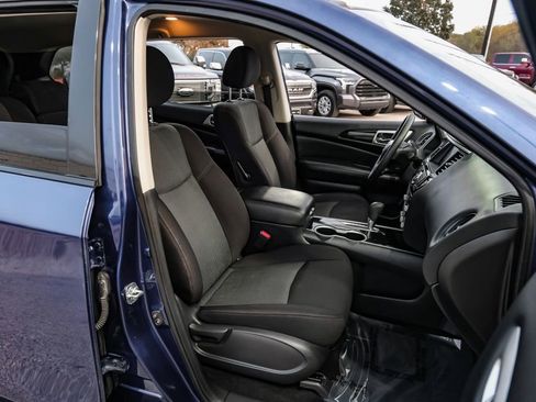 Used 2020 Nissan Pathfinder S image 35