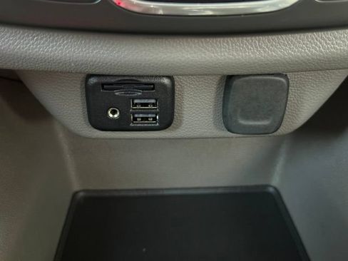 Used 2020 Chevrolet Traverse LT w/ LT Premium Package FWD image 14
