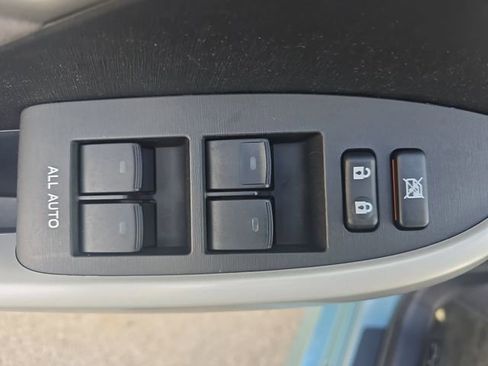 Used 2012 Toyota Prius Three image 28