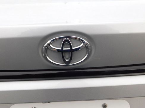 Used 2024 Toyota Corolla LE image 5