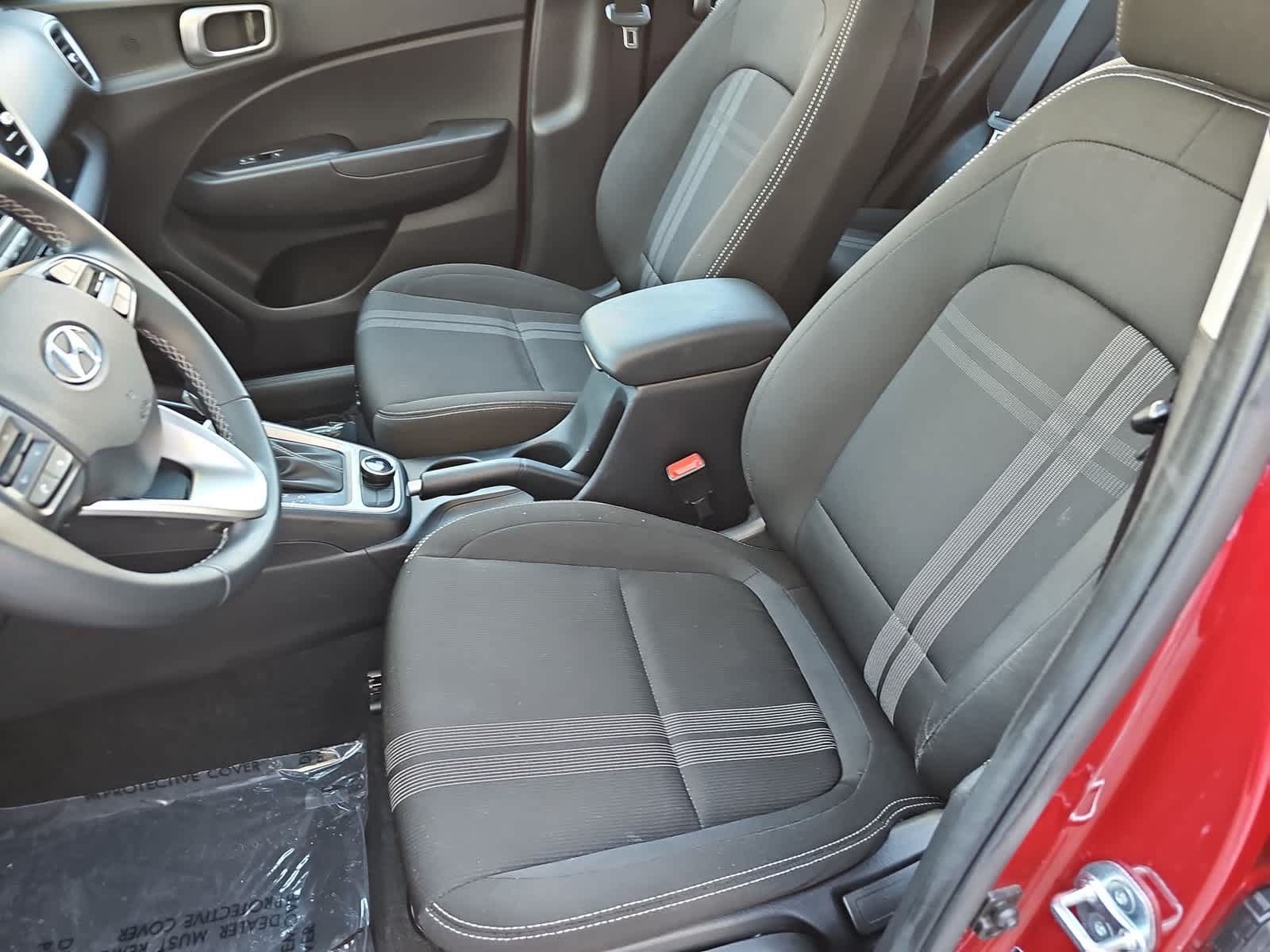 Certified 2024 Hyundai Venue SEL FWD image 15
