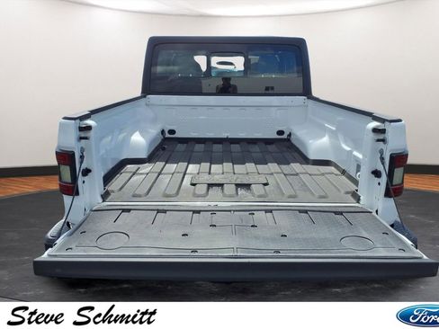 Used 2024 Jeep Gladiator Sport image 21