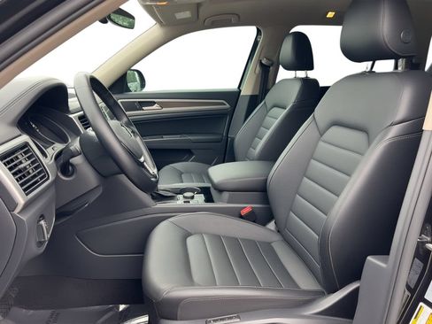 Used 2018 Volkswagen Atlas SEL AWD/4WD image 6