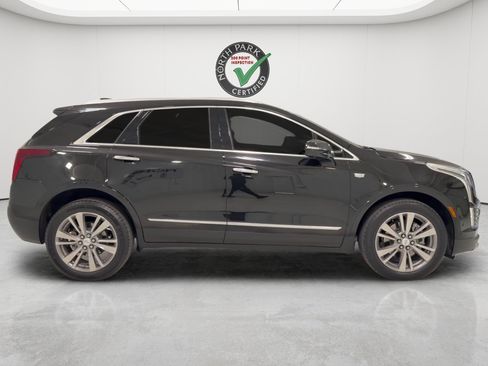 Used 2022 Cadillac XT5 Premium Luxury w/ Technology Package FWD image 4