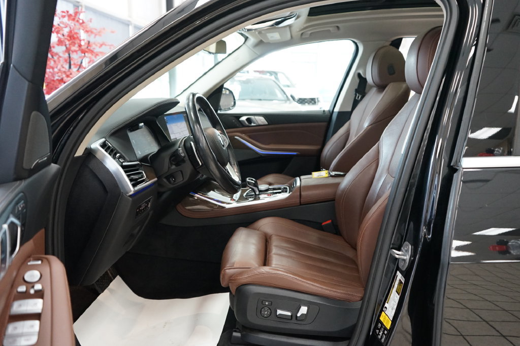 Used 2020 BMW X7 xDrive40i w/ Premium Package AWD/4WD image 31