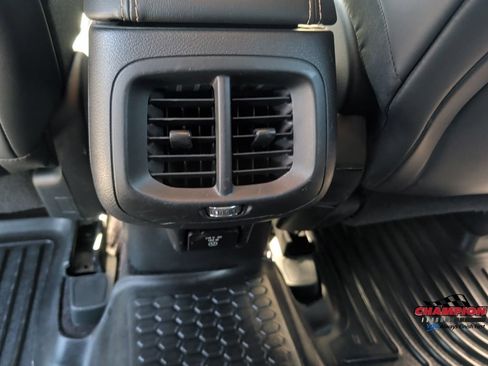 Used 2018 Jeep Cherokee Limited AWD/4WD image 31