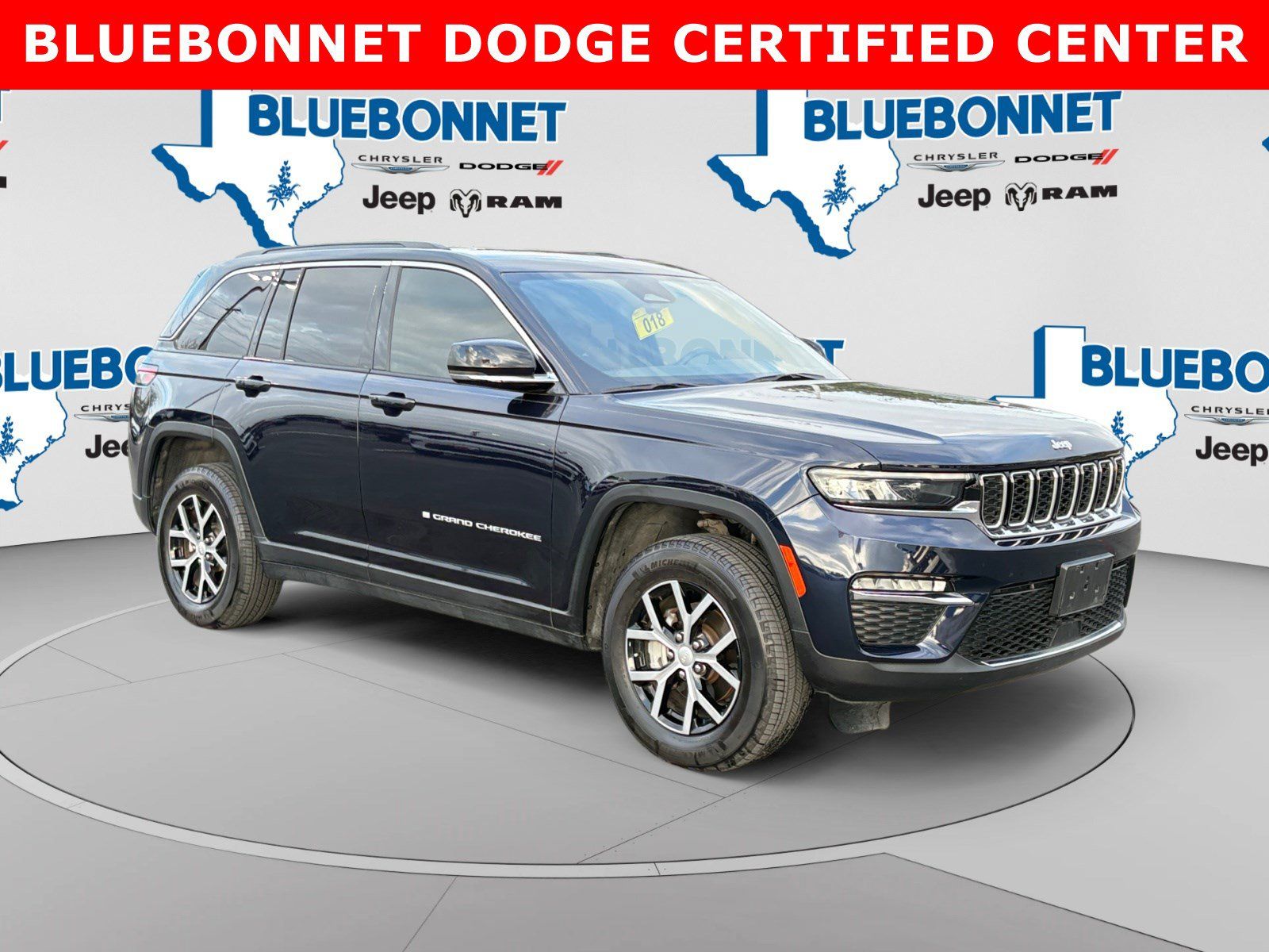 Used 2024 Jeep Grand Cherokee Limited RWD image 3