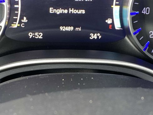 Used 2022 Chrysler Pacifica Touring image 28