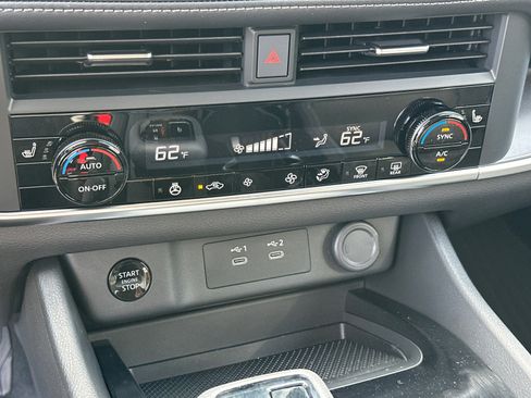 New 2025 Nissan Rogue SV w/ SV Premium Package image 31