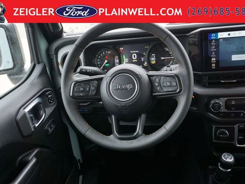 Used 2024 Jeep Wrangler Unlimited AWD/4WD image 13