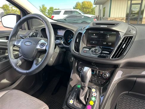 Used 2015 Ford Escape Titanium w/ Equipment Group 301A AWD/4WD image 33