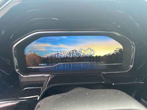 Used 2024 Chevrolet Silverado 1500 High Country w/ Technology Package AWD/4WD image 18