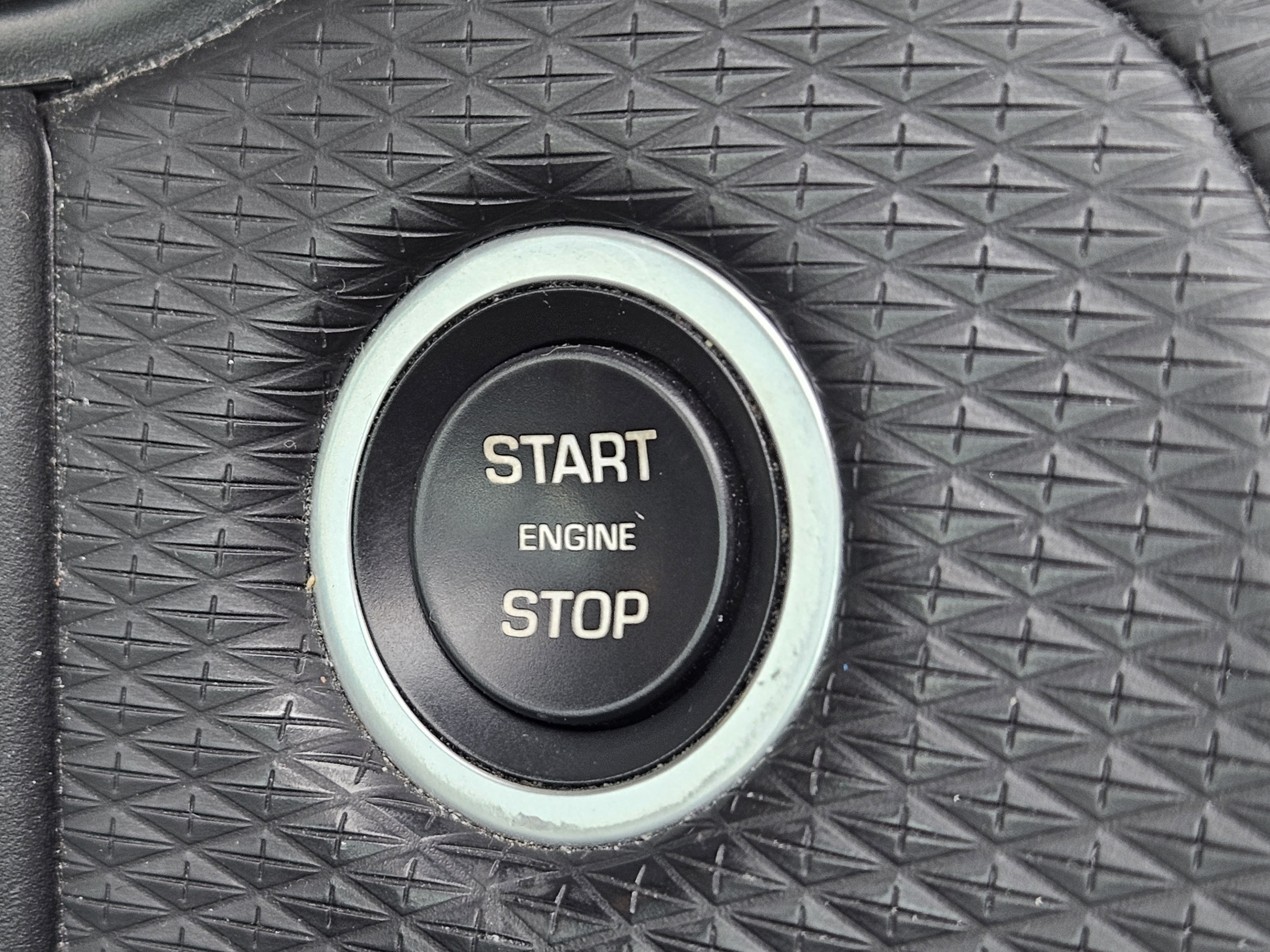 Used 2018 Land Rover Range Rover Velar R-Dynamic SE AWD/4WD image 30