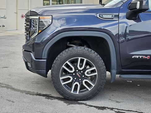 Used 2022 GMC Sierra 1500 AT4 w/ AT4 Preferred Package AWD/4WD image 6