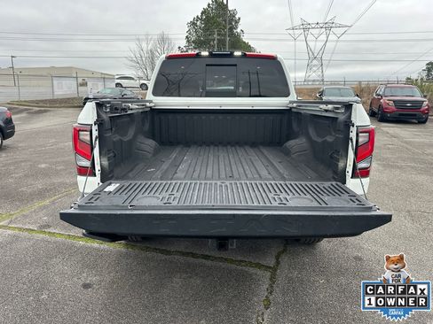 Used 2023 Nissan Titan PRO-4X w/ Pro-4x Convenience Package image 18