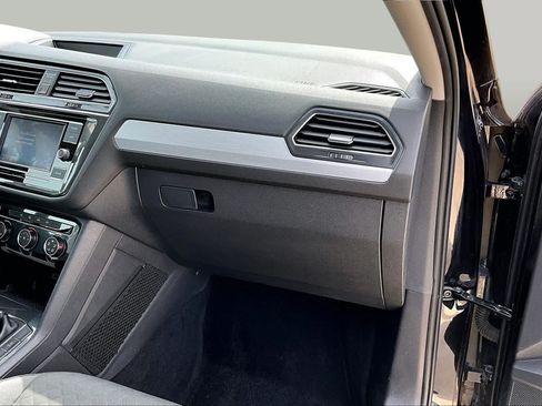 Used 2018 Volkswagen Tiguan S FWD image 17