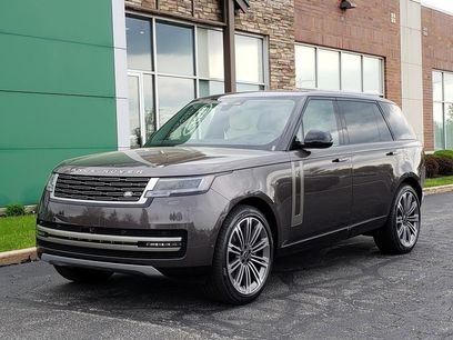 New 2025 Land Rover Range Rover Long Wheelbase SE