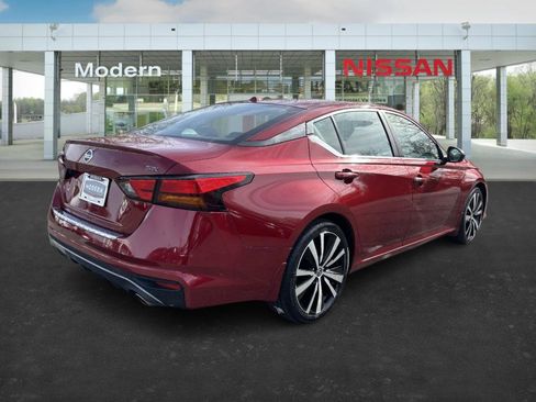 Certified 2022 Nissan Altima 2.5 SR image 5