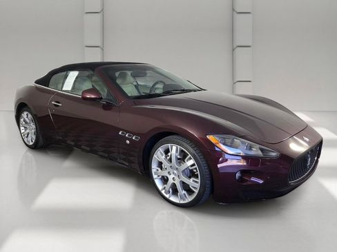 Used 2011 Maserati GranTurismo Convertible RWD image 2