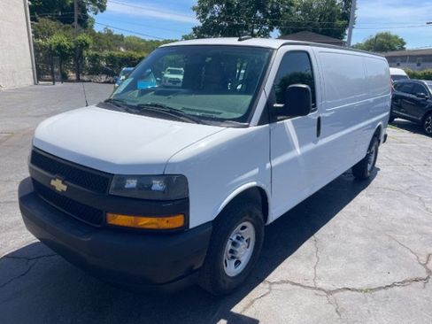 Used 2021 Chevrolet Express 2500 Extended w/ Communications Package RWD image 4