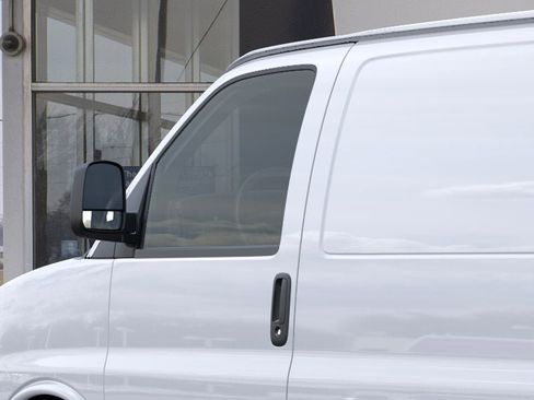 New 2026 GMC Savana 2500 RWD image 12