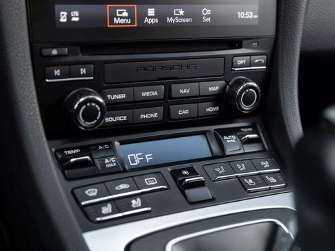 Certified 2019 Porsche 911 Carrera 4S AWD/4WD image 25
