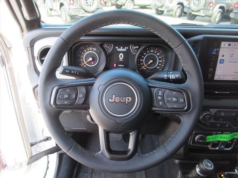 New 2025 Jeep Gladiator Sport image 18