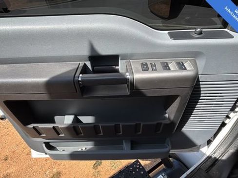 Used 2022 Ford F650 2WD Crew Cab Super Duty image 18