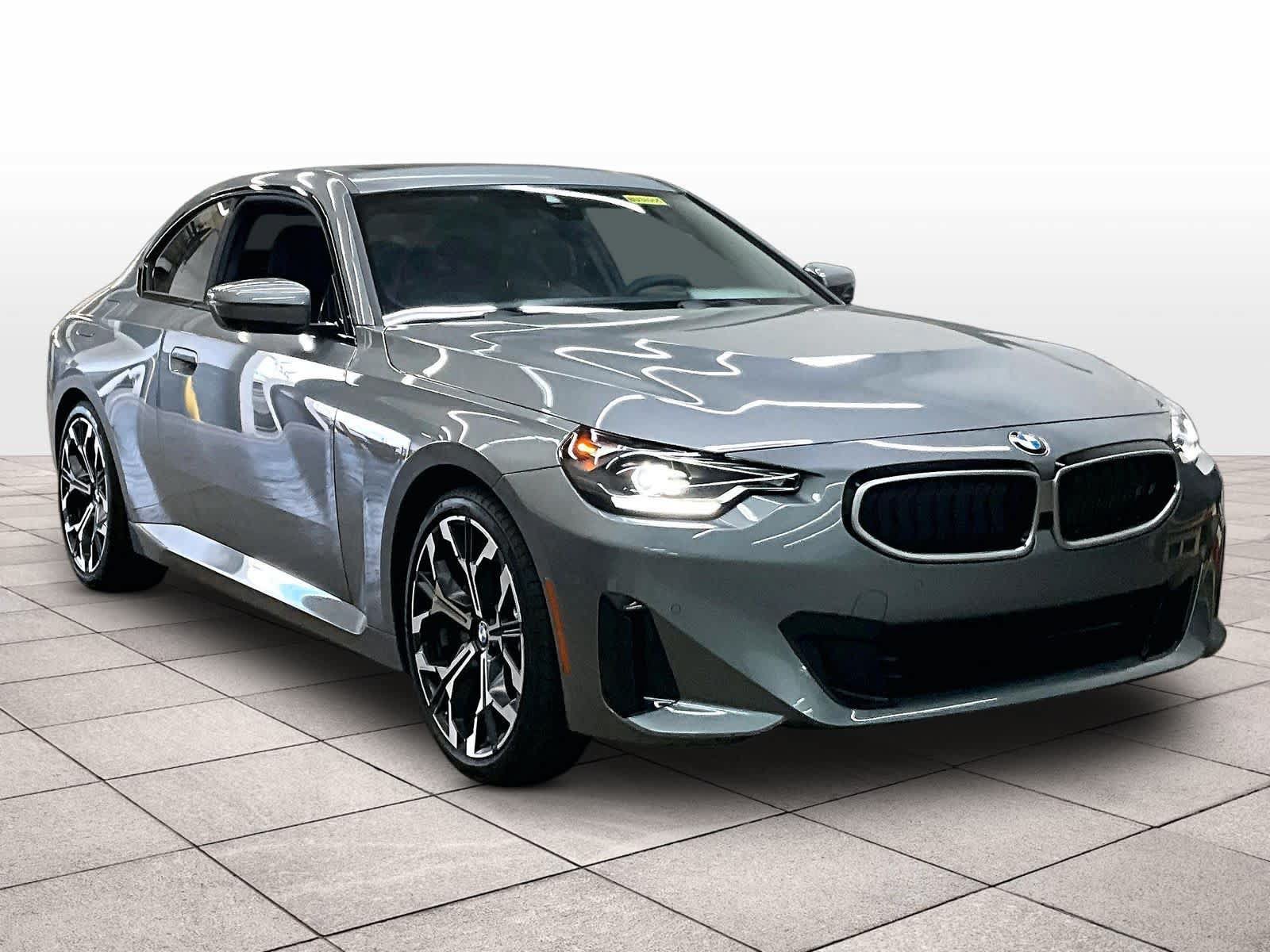 Used 2025 BMW 230i Coupe w/ Convenience Package RWD image 2