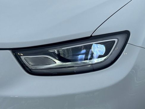 Used 2024 Chrysler Pacifica Limited w/ S Appearance Package image 16