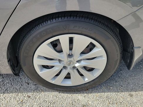 Certified 2021 Nissan Sentra S image 9