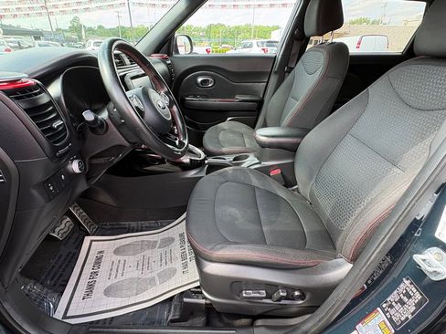 Used 2018 Kia Soul + FWD image 9