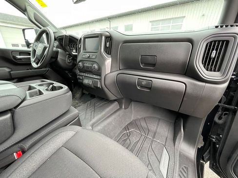 Used 2025 Chevrolet Silverado 2500 Custom w/ Custom Value Package image 19